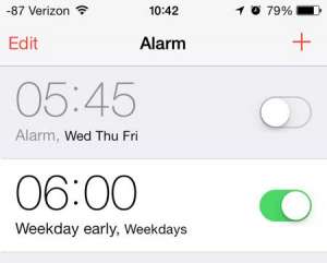 how to set an alarm on the iphone