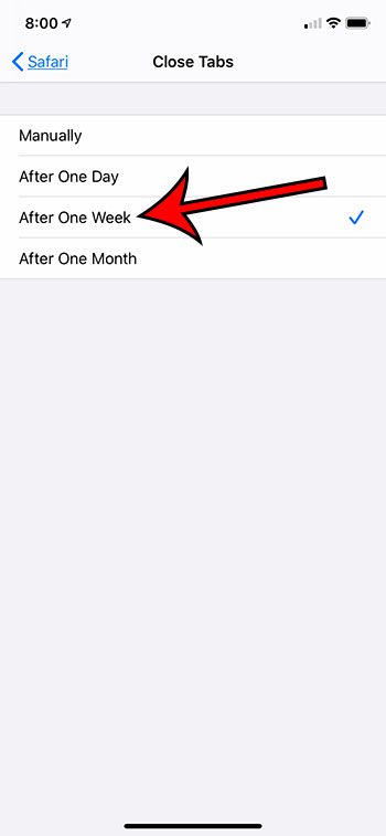 how to close tabs automatically after one week in Safari on an iPhone